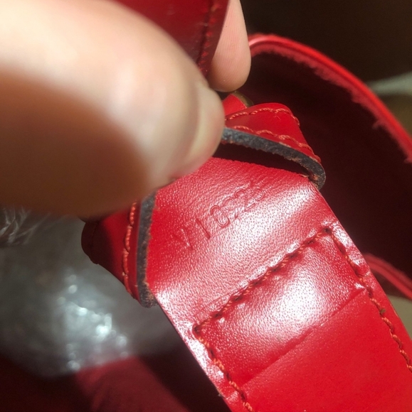 Louis Vuitton Epi Sac D'Epaule Red - Picture 12 of 16